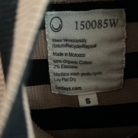 Short sleeved striped turtleneck - Picture 2 of 3